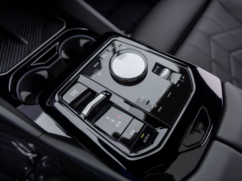 Used 2025 BMW i5 xDrive40 w/ Premium Package image 37