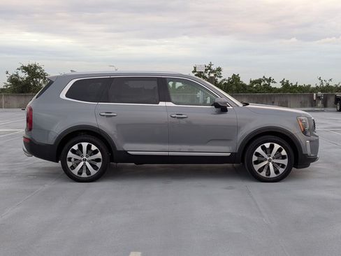 Used 2022 Kia Telluride S FWD image 4