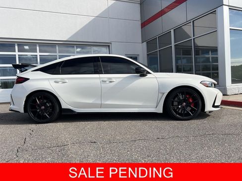 Used 2025 Honda Civic Type R image 1