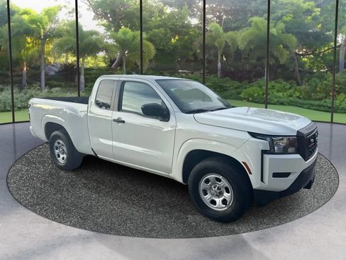 Used 2024 Nissan Frontier S w/ Technology Package RWD image 3