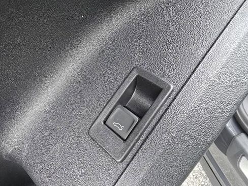 Used 2025 Audi Q5 Premium Plus image 24