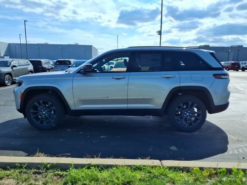New 2026 Jeep Grand Cherokee Limited AWD/4WD image 3