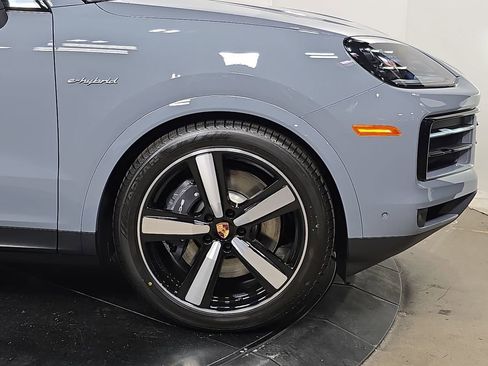 New 2026 Porsche Cayenne image 11