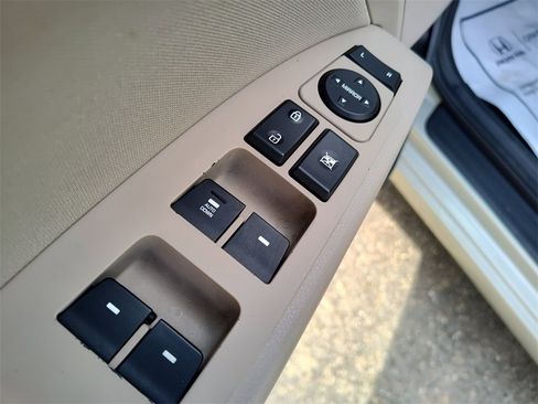 Used 2018 Hyundai Elantra SEL w/ Cargo Package image 19