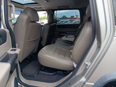 Used 2004 HUMMER H2 w/ Preferred Equipment Group AWD/4WD image 29