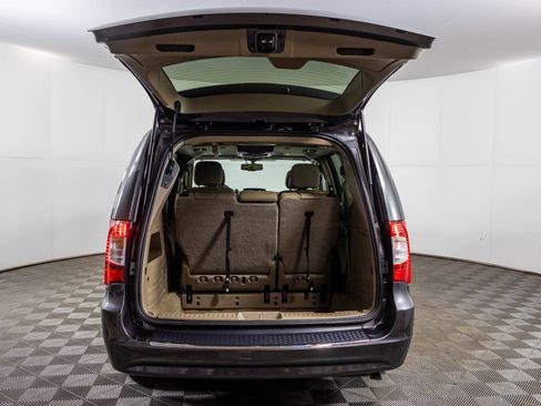 Used 2016 Chrysler Town & Country Touring-L w/ Driver Convenience Group image 43