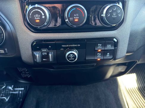 Used 2025 RAM 1500 Classic Warlock AWD/4WD image 18