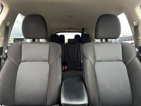 Used 2020 Mitsubishi Outlander AWD image 9