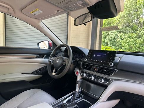 Used 2019 Honda Accord LX image 11