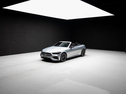 Used 2024 Mercedes-Benz CLE 300 4MATIC Cabriolet image 84