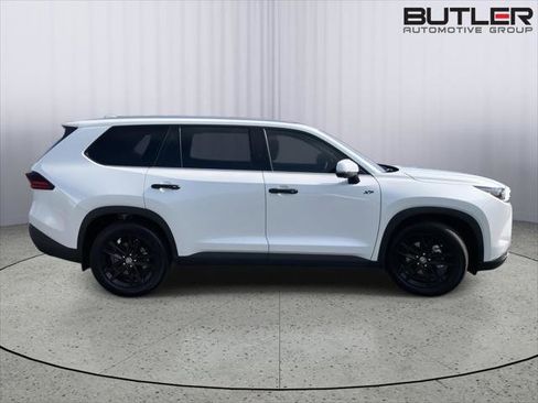 Certified 2025 Toyota Grand Highlander FWD image 6