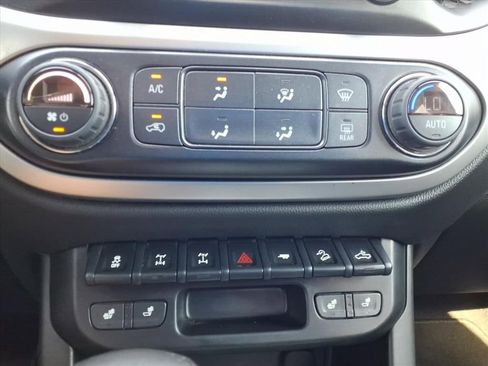 Used 2022 Chevrolet Colorado ZR2 image 16