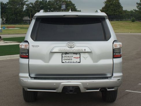 Used 2018 Toyota 4Runner Limited RWD image 3