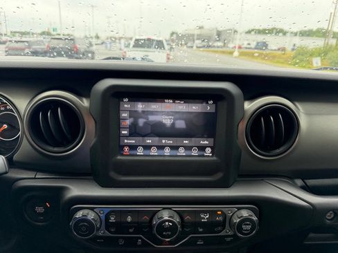 Used 2020 Jeep Gladiator Sport w/ Quick Order Package 24S AWD/4WD image 12
