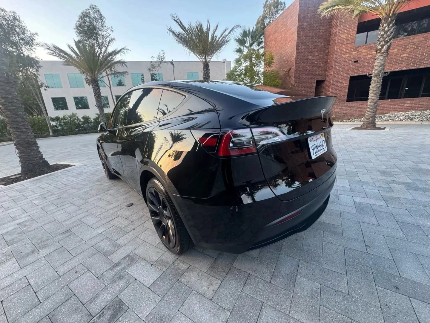 Used 2024 Tesla Model Y Long Range AWD/4WD image 8