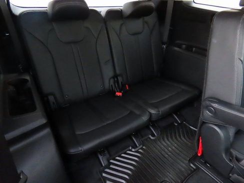 Used 2022 Kia Sorento EX w/ Panoramic Sunroof Package image 16