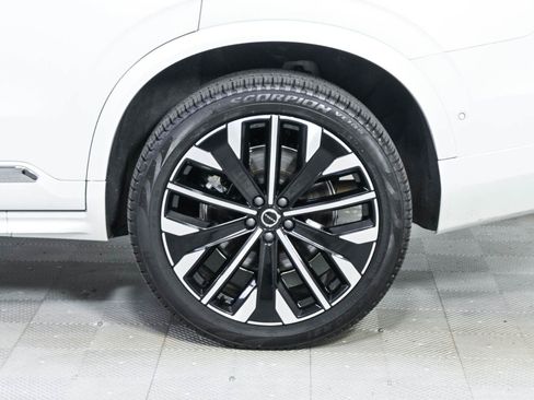 Used 2025 Volvo XC90 T8 Ultra AWD/4WD image 41