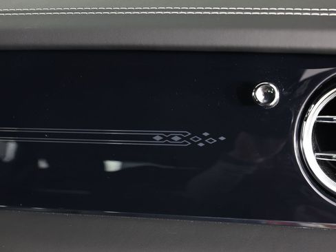 New 2025 Bentley Bentayga Extended Wheelbase image 28