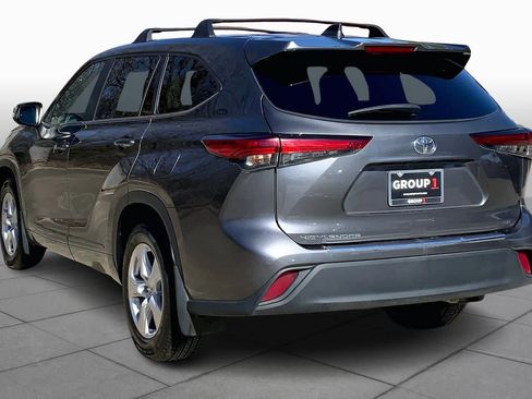 Used 2023 Toyota Highlander LE image 12