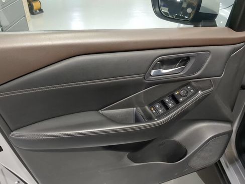 Used 2023 Nissan Rogue SV w/ SV Premium B Package AWD/4WD image 15