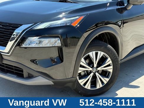 Used 2021 Nissan Rogue SV FWD image 5