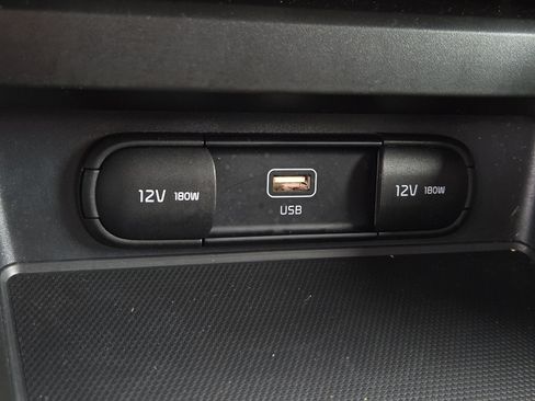 Used 2023 Kia Soul LX w/ LX Technology Package FWD image 22