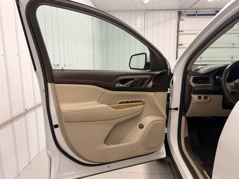 Used 2019 GMC Acadia Denali w/ Technology Package AWD/4WD image 15