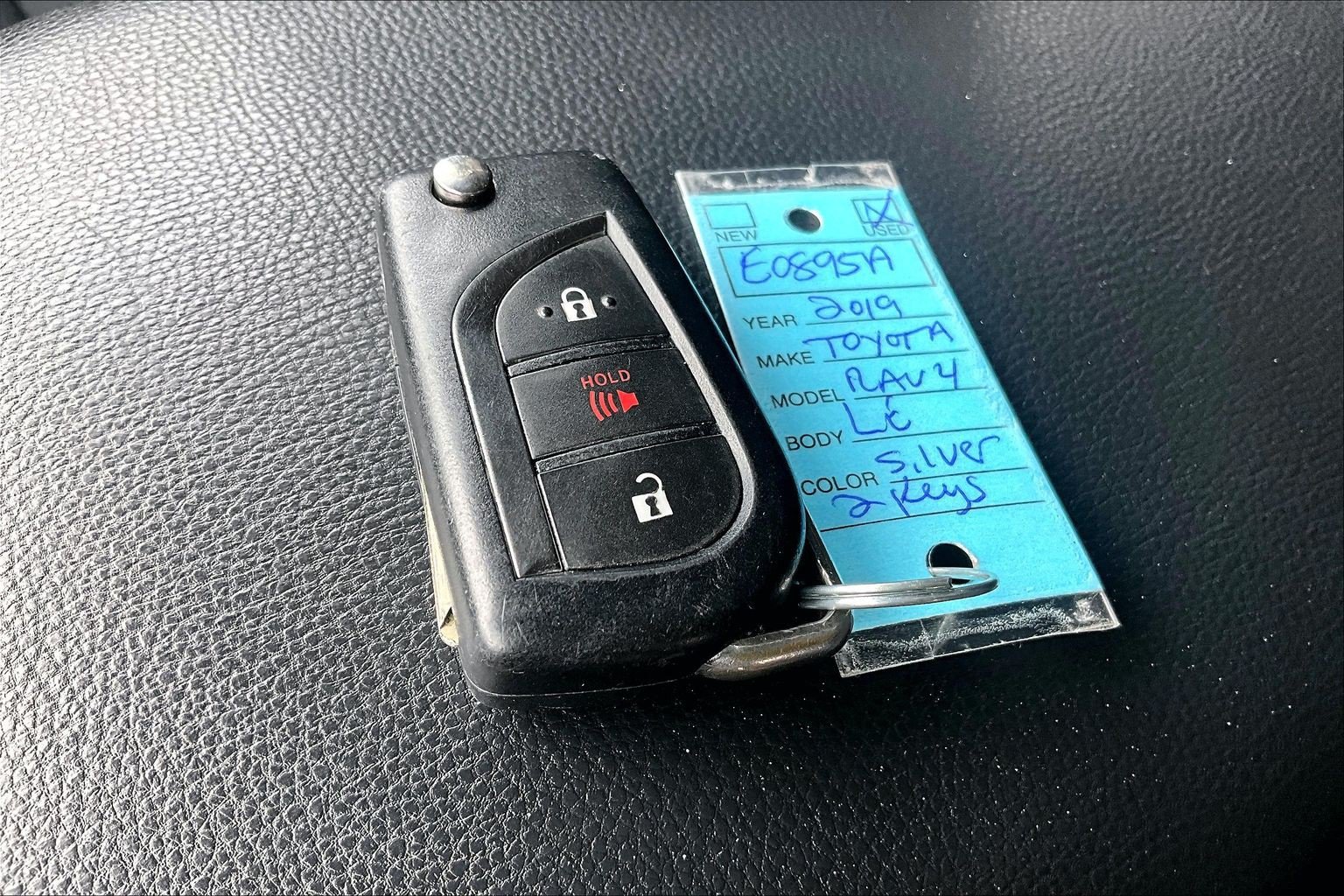 Used 2019 Toyota RAV4 LE AWD/4WD image 13