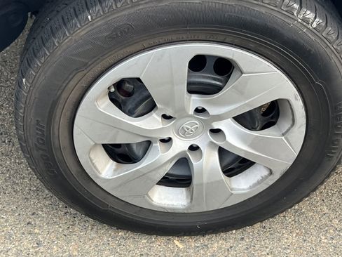 Certified 2022 Toyota RAV4 LE image 17