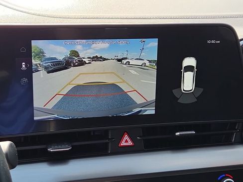 Used 2025 Kia Sportage EX FWD image 23