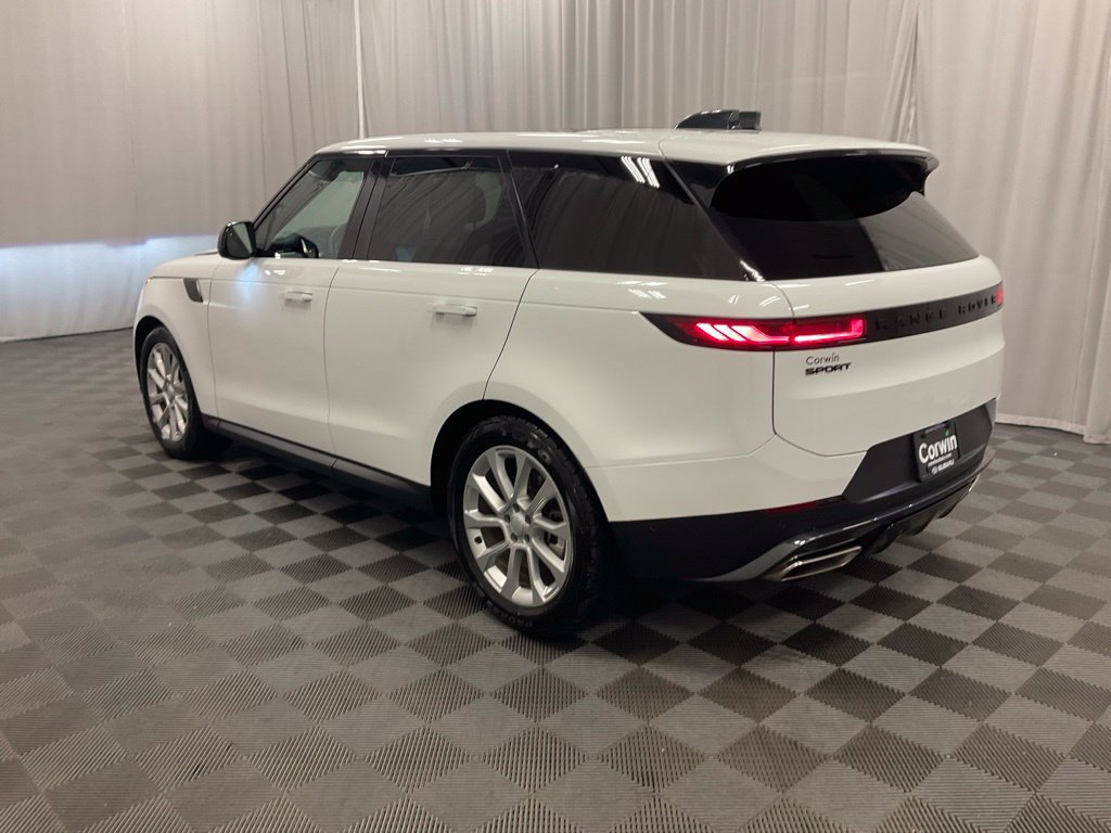 Used 2025 Land Rover Range Rover Sport SE AWD/4WD image 8