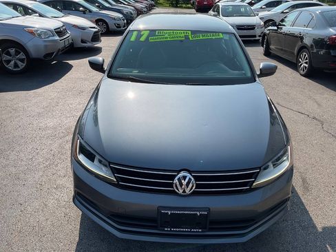 Used 2017 Volkswagen Jetta S w/ Jetta S Cold Weather Package FWD image 4