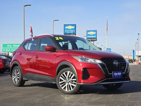 Used 2024 Nissan Kicks SV image 2