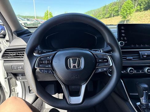 Used 2019 Honda Accord LX image 17