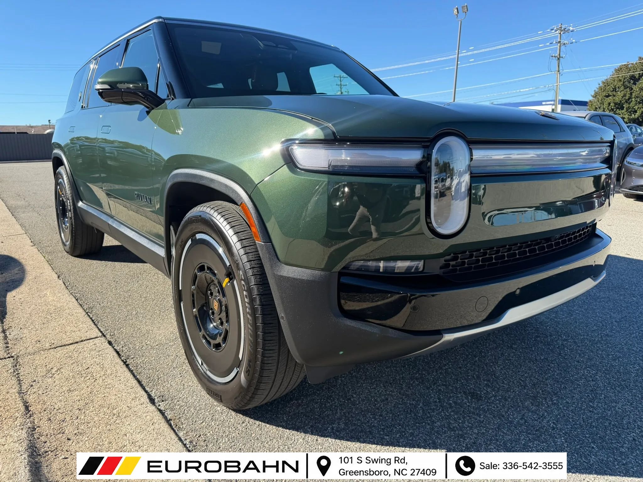 Used 2025 Rivian R1S Adventure Dual AWD/4WD image 20