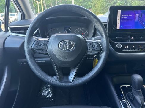 Used 2025 Toyota Corolla LE FWD image 13