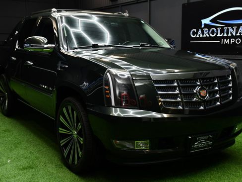 Used 2013 Cadillac Escalade EXT Luxury AWD/4WD image 12