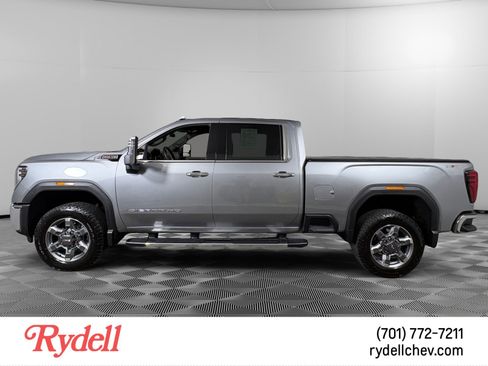 Used 2026 GMC Sierra 2500 SLT AWD/4WD image 2