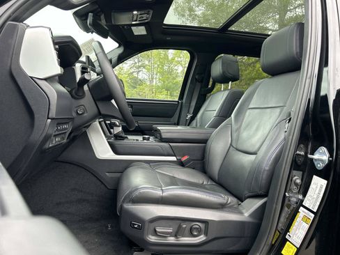 Used 2025 Toyota Tundra Platinum AWD/4WD image 17