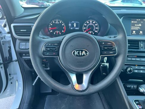 Used 2018 Kia Optima LX w/ 17" Alloy Wheels Package FWD image 7