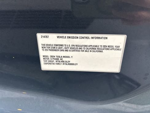 Used 2024 Tesla Model Y Long Range image 9