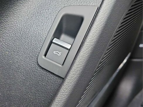 New 2026 Audi SQ8 Premium Plus AWD/4WD image 22