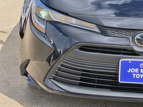 Used 2024 Toyota Corolla LE FWD image 5