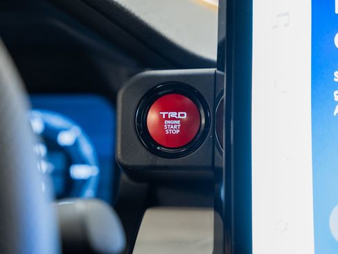 Used 2024 Toyota Tacoma TRD Off-Road image 37