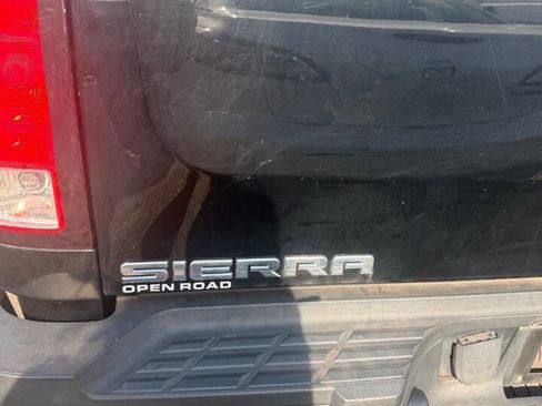 Used 2012 GMC Sierra 2500 Denali w/ Suspension Package, Off-Road AWD/4WD image 4