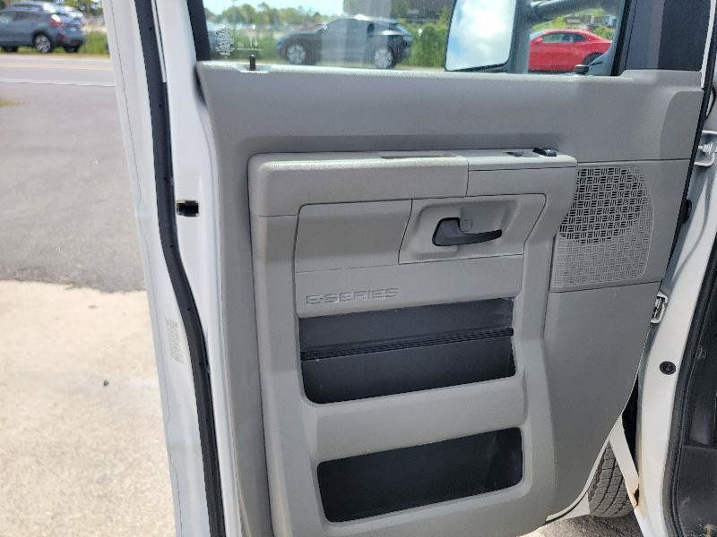 Used 2022 Ford E-350 and Econoline 350 Super Duty w/ Power Windows & Locks Group RWD image 10