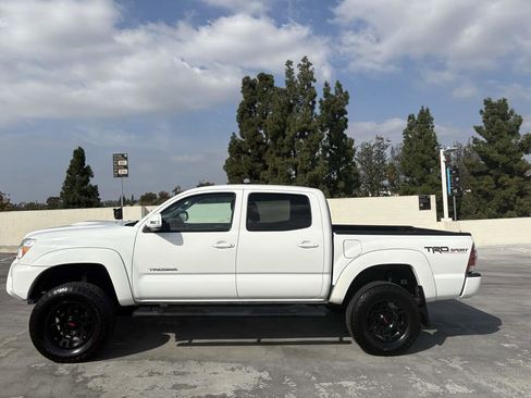 Used 2014 Toyota Tacoma PreRunner image 17