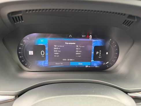 Certified 2024 Volvo XC60 B5 Plus w/ Protection Package Premier AWD/4WD image 26