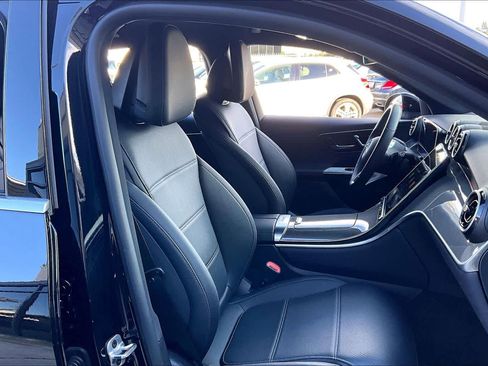 Used 2025 Mercedes-Benz GLC 300 image 8
