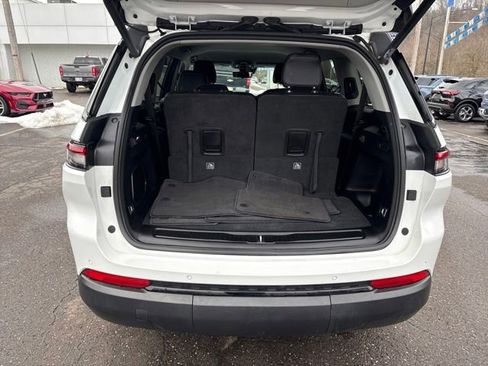 Used 2023 Jeep Grand Cherokee L Limited w/ Luxury Tech Group II image 3